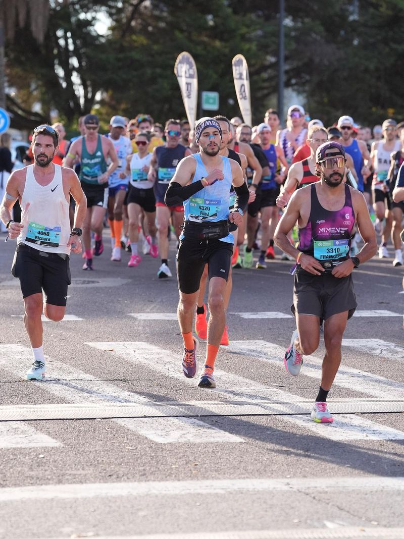 Fuad Abu Safi racing in the pack at the Valencia Marathon in Spain